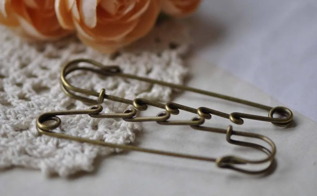 10 pcs Antique Bronze 4 Loops Kilt Safety Pins Brooch A2994