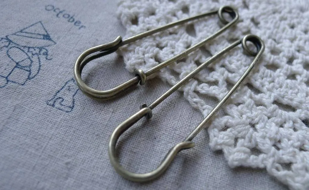 10 pcs Antique Bronze Kilt Safety Pins Broochs A7640