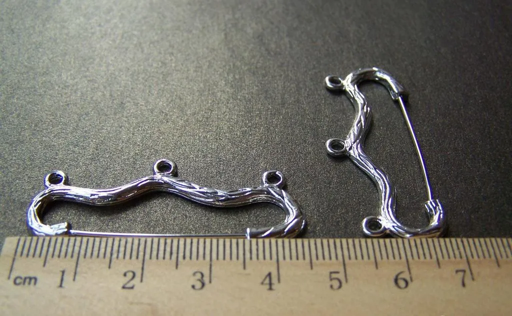 10 pcs Antique Silver Three Loops Bow Safety Pins Broochs A1778