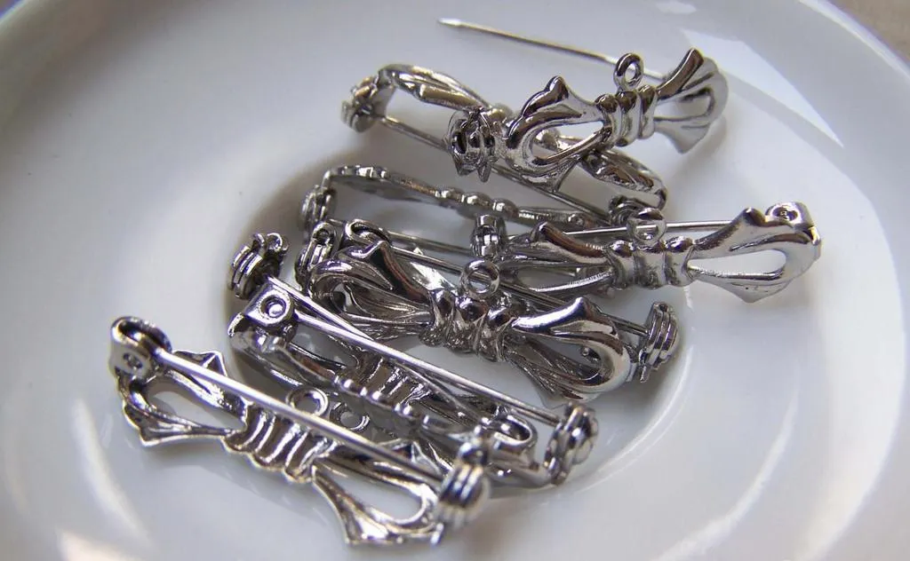10 pcs Silver Gray Bow Tie Safety Pin Brooch 10x27mm A3084