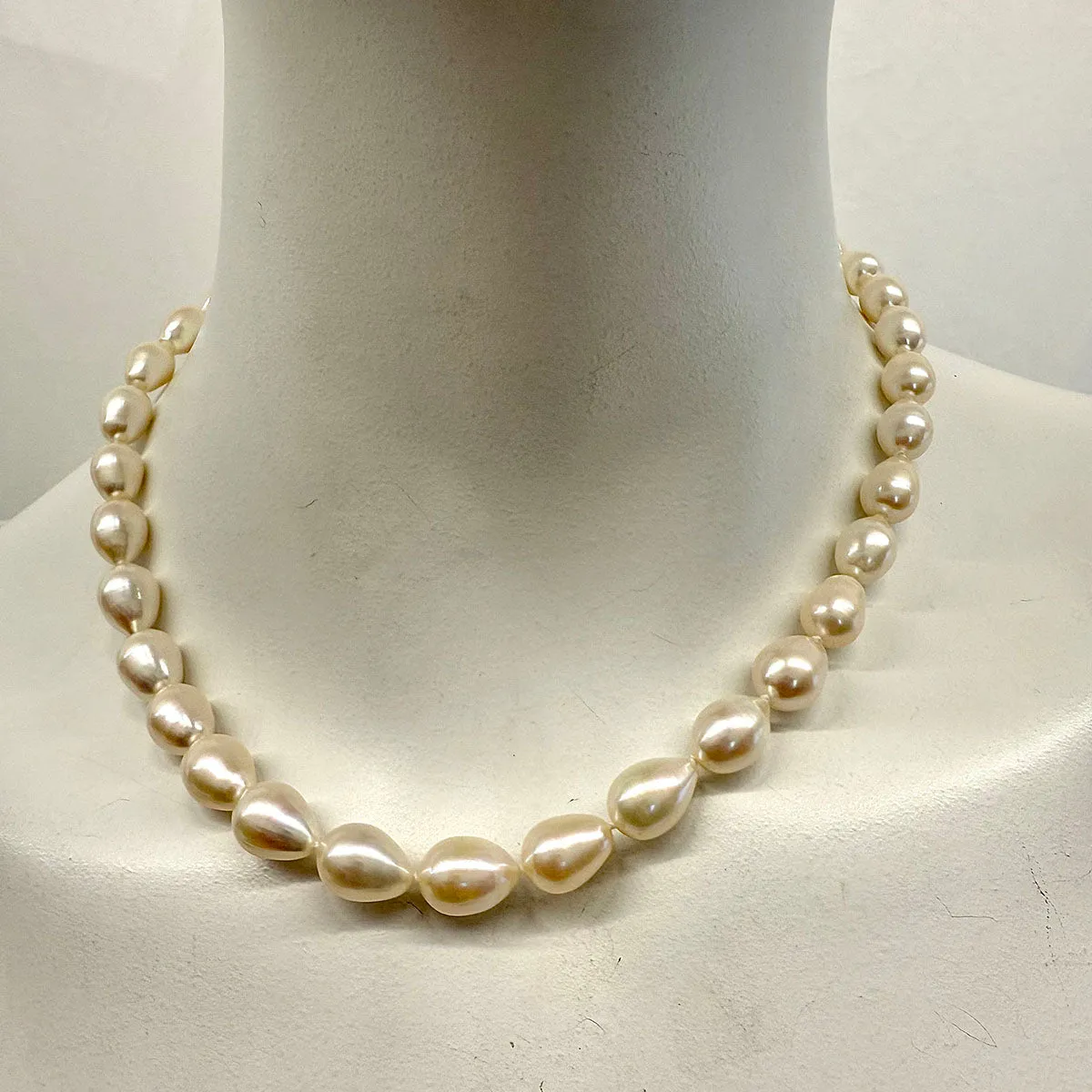 18" Freshwater Pearl Necklace with 14K White Gold Clasp