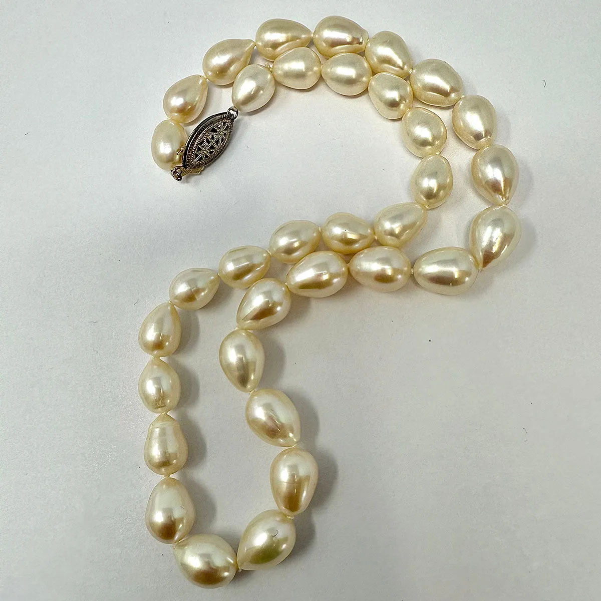 18" Freshwater Pearl Necklace with 14K White Gold Clasp