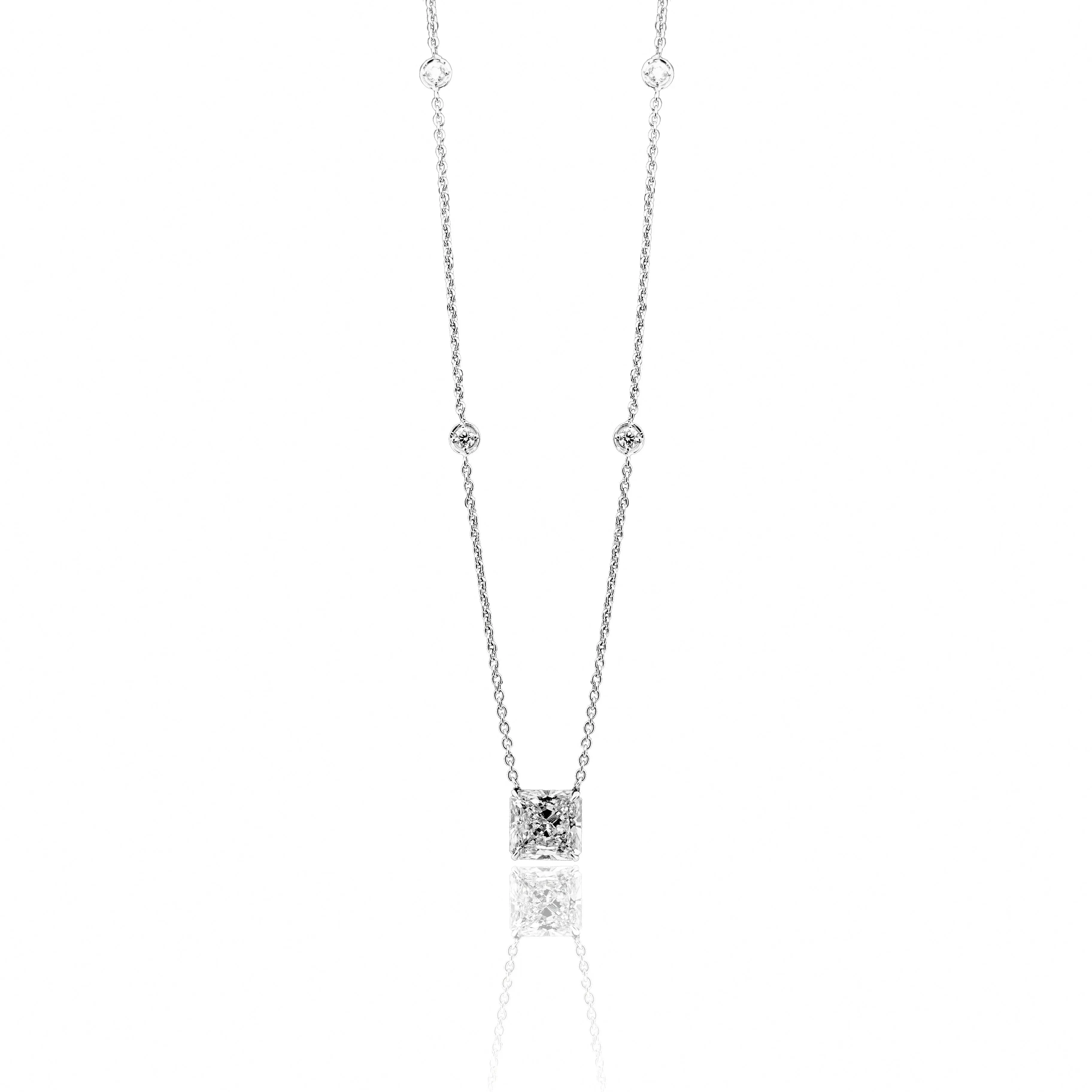 2.68 TW 2.50 CTS Diamond Pendant