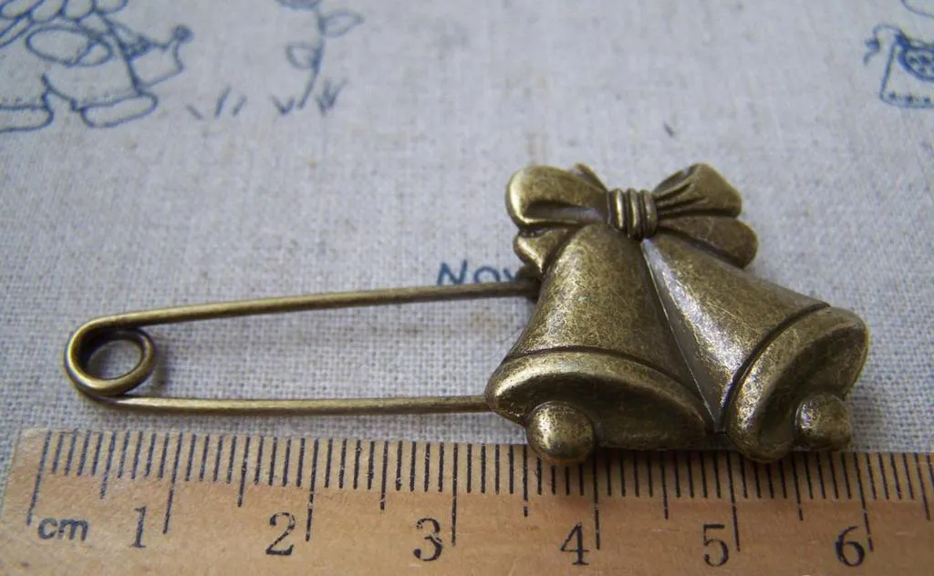 6 pcs Antique Bronze Jingle Bell Safety Pins Broochs A2882