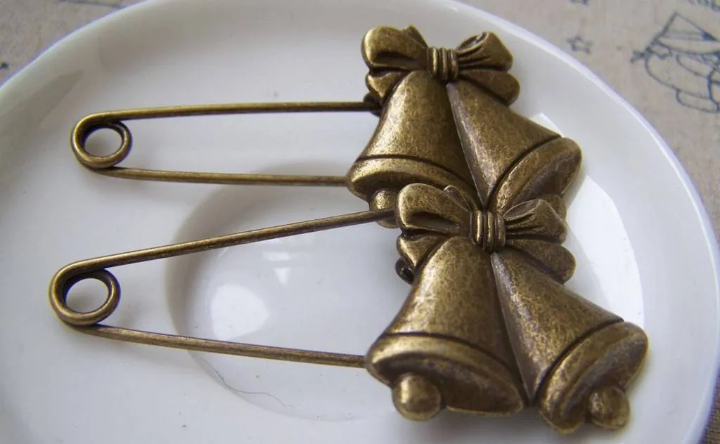 6 pcs Antique Bronze Jingle Bell Safety Pins Broochs A2882