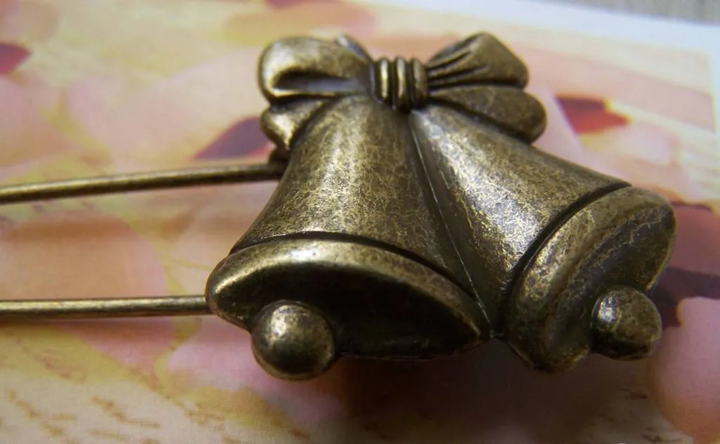 6 pcs Antique Bronze Jingle Bell Safety Pins Broochs A2882