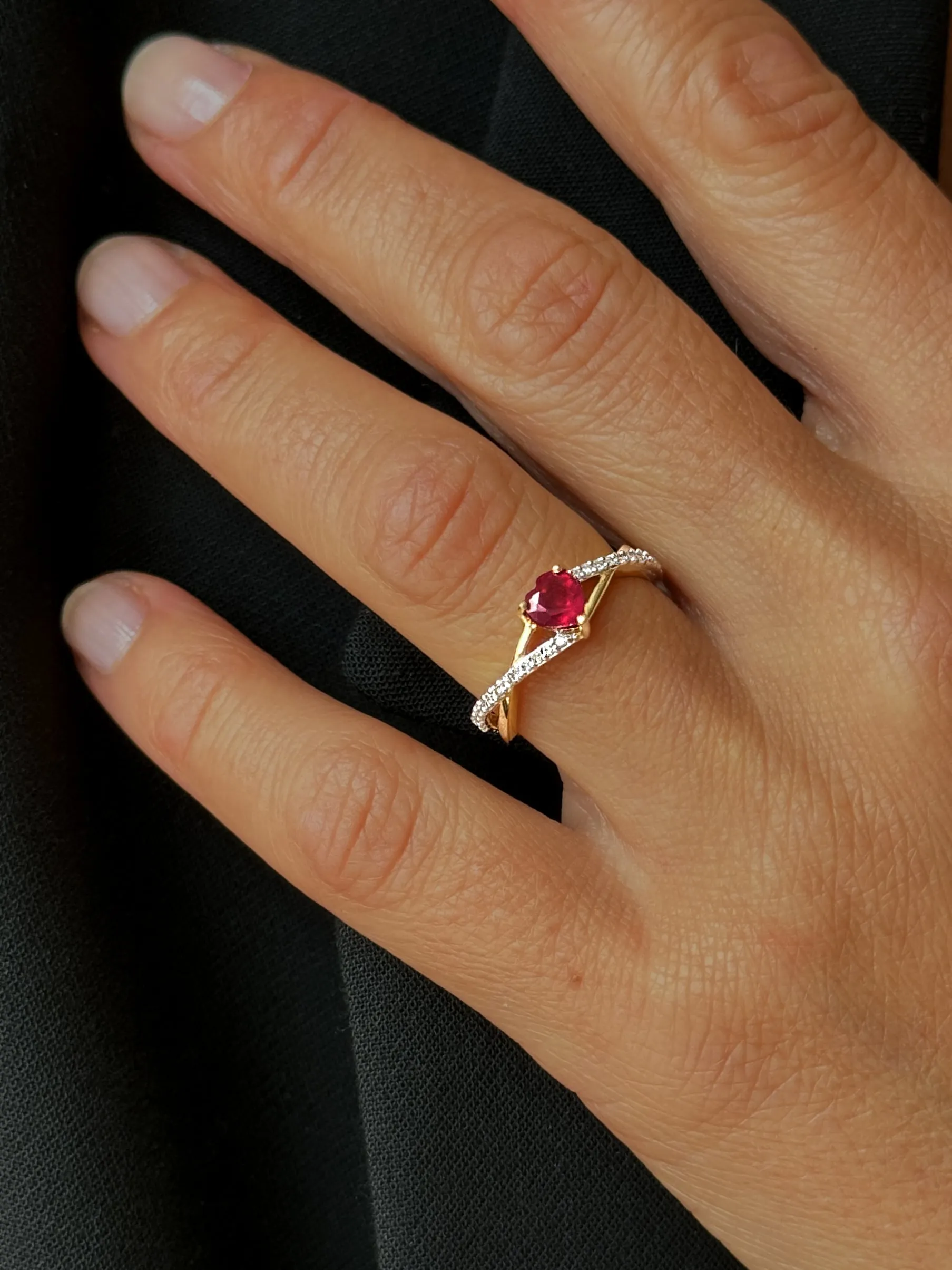 9k Yellow Gold Ring Set with HSI Diamond and Ruby