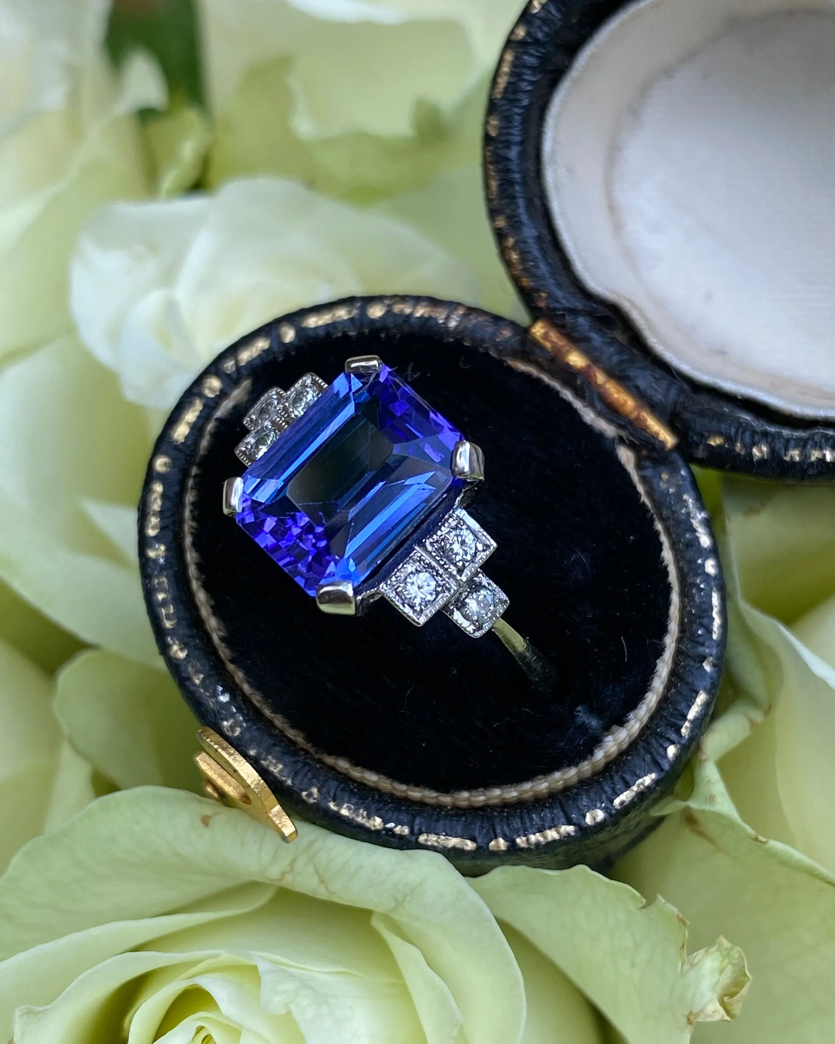 Art Deco Tanzanite and Diamond Platinum Ring 0.18ct   3.12ct