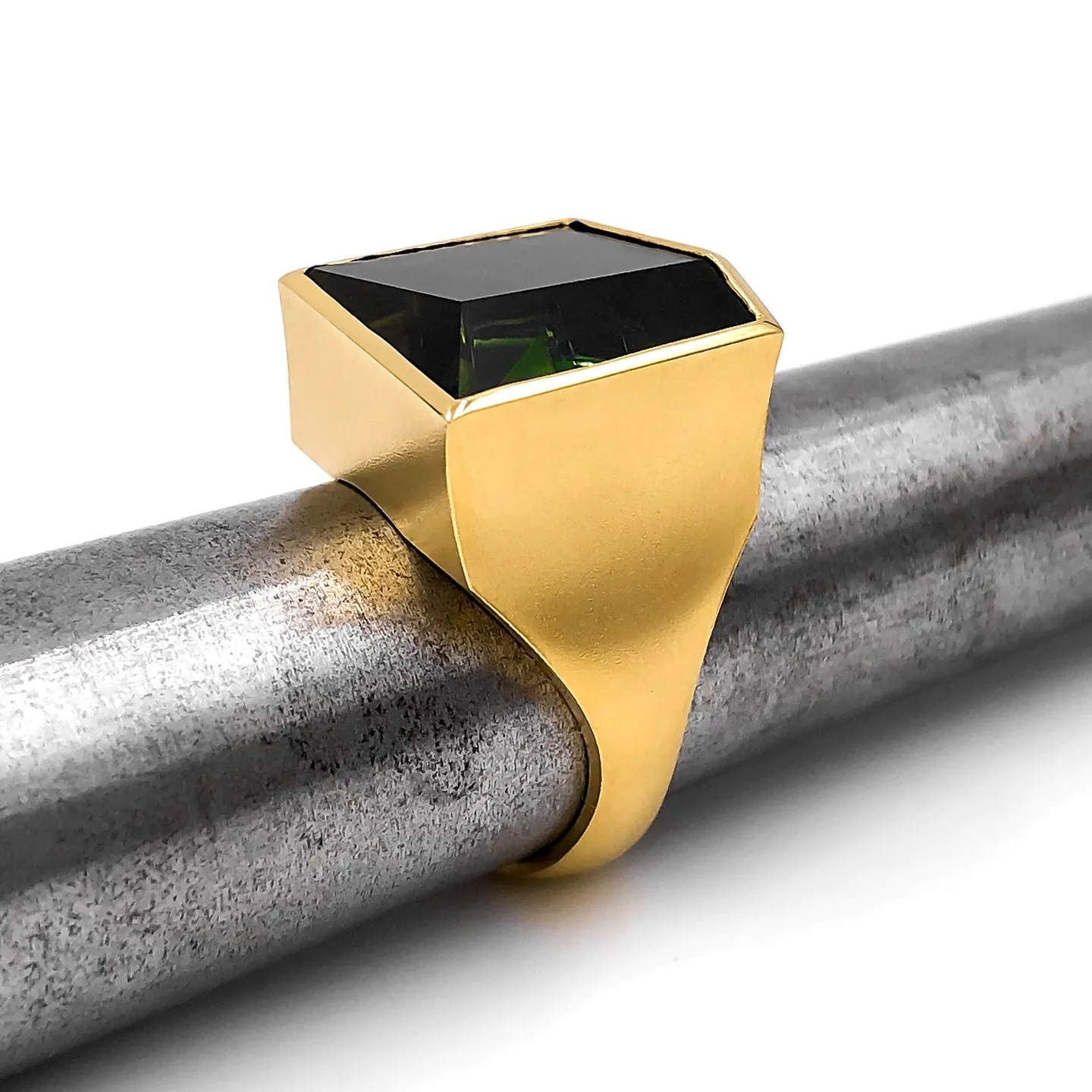 Atelier Munsteiner Finest 10.87 Carat Deep Green Tourmaline Ring