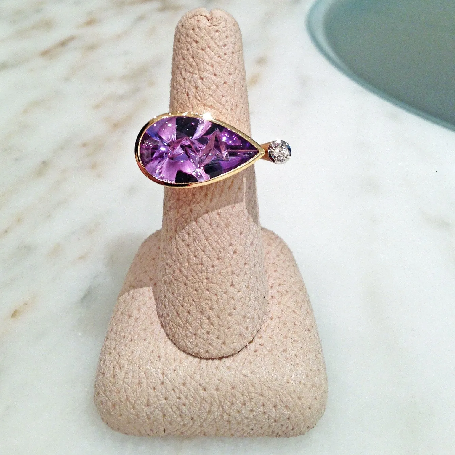 Atelier Munsteiner Icicle-Cut Amethyst Diamond Gold Ring