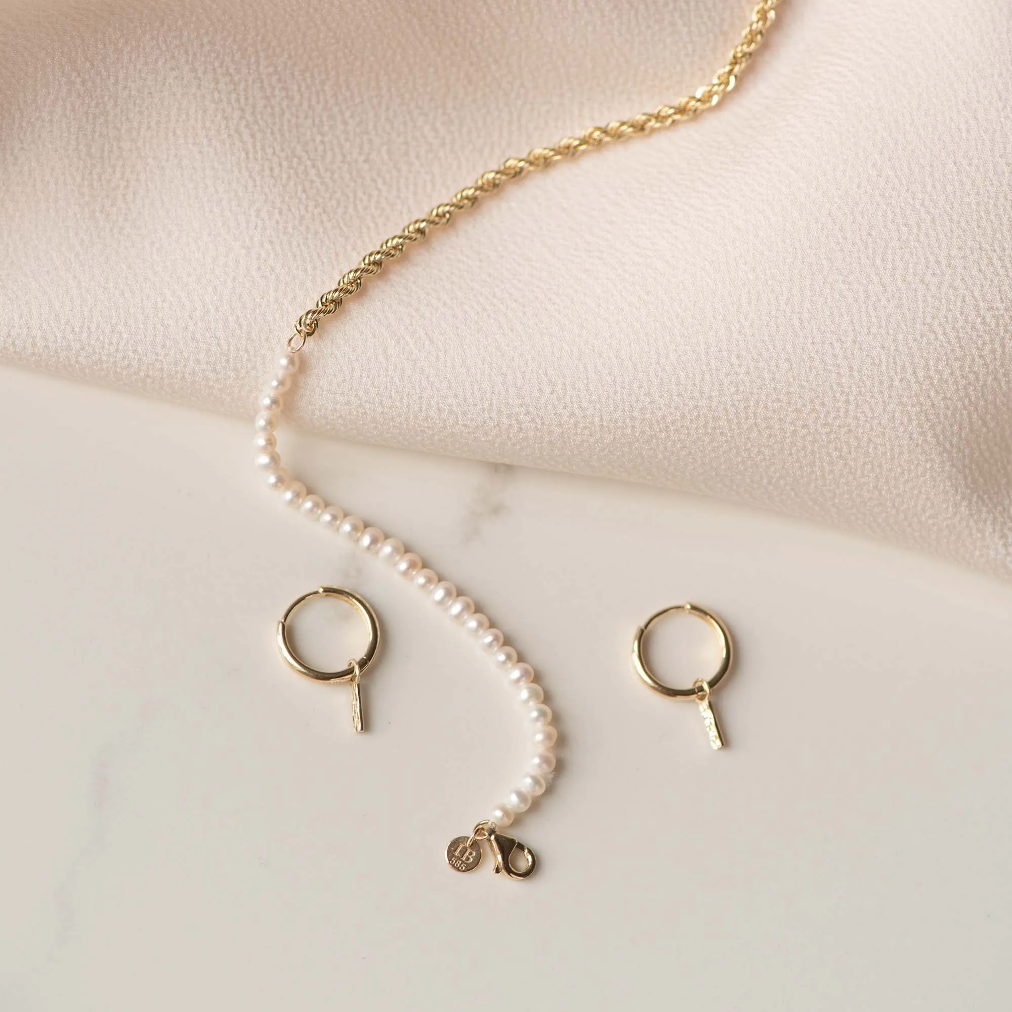 Belleville Nova 14 karat gold bracelet with freshwater pearls