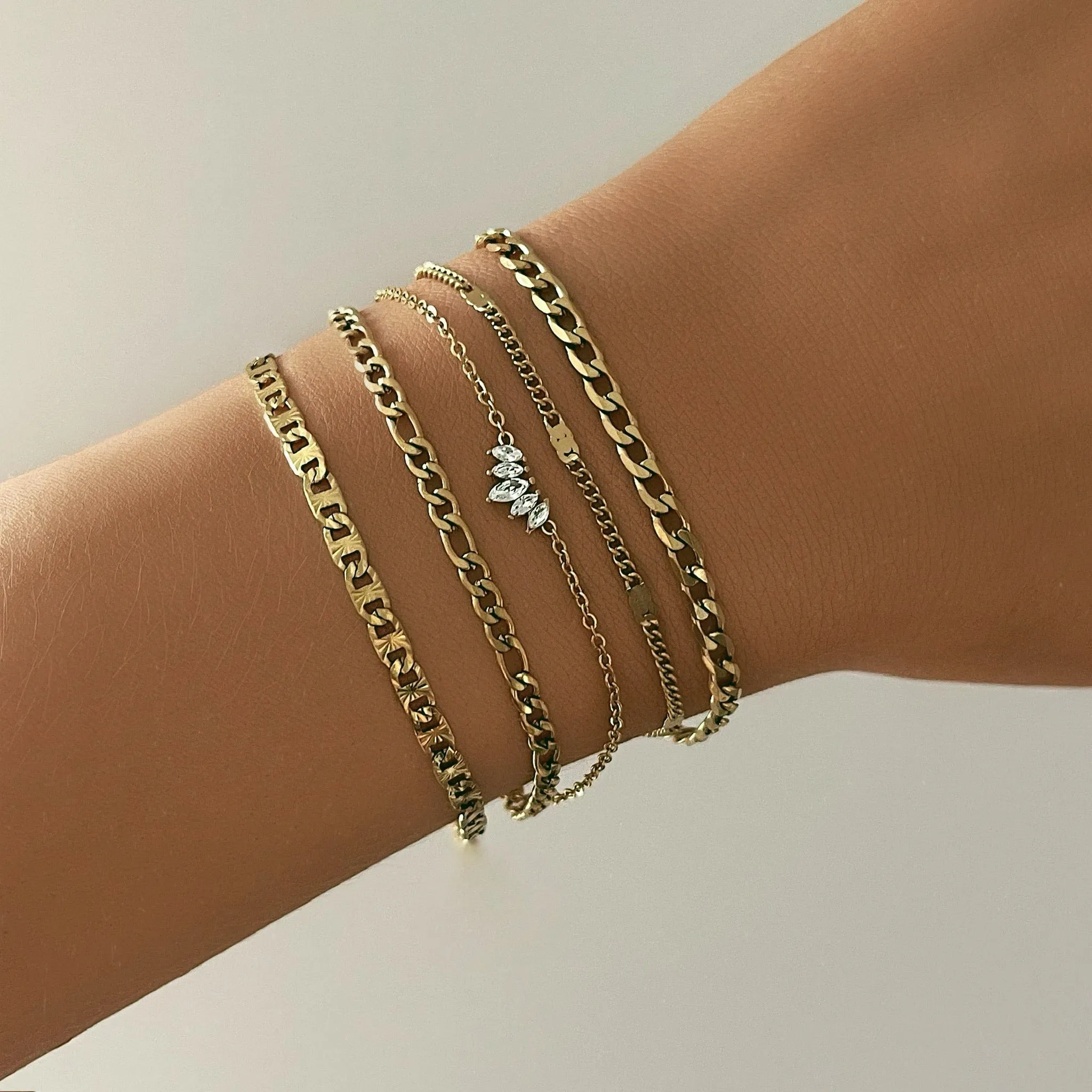 Dainty Figaro Bracelet