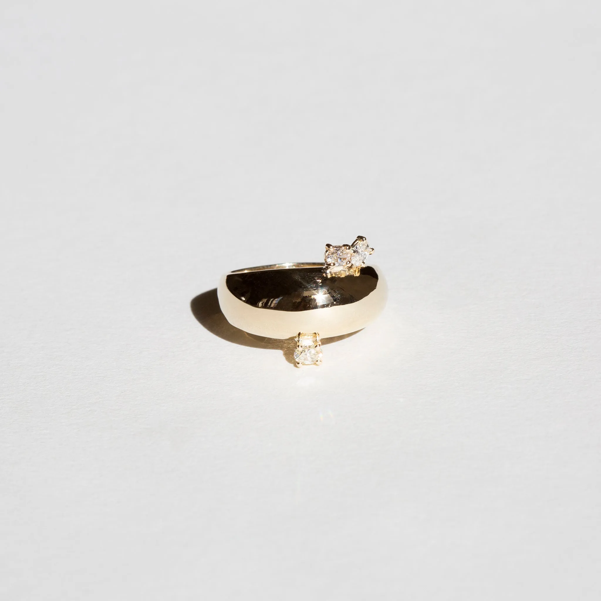 Demi Globe Plus 3 Ovals Ring