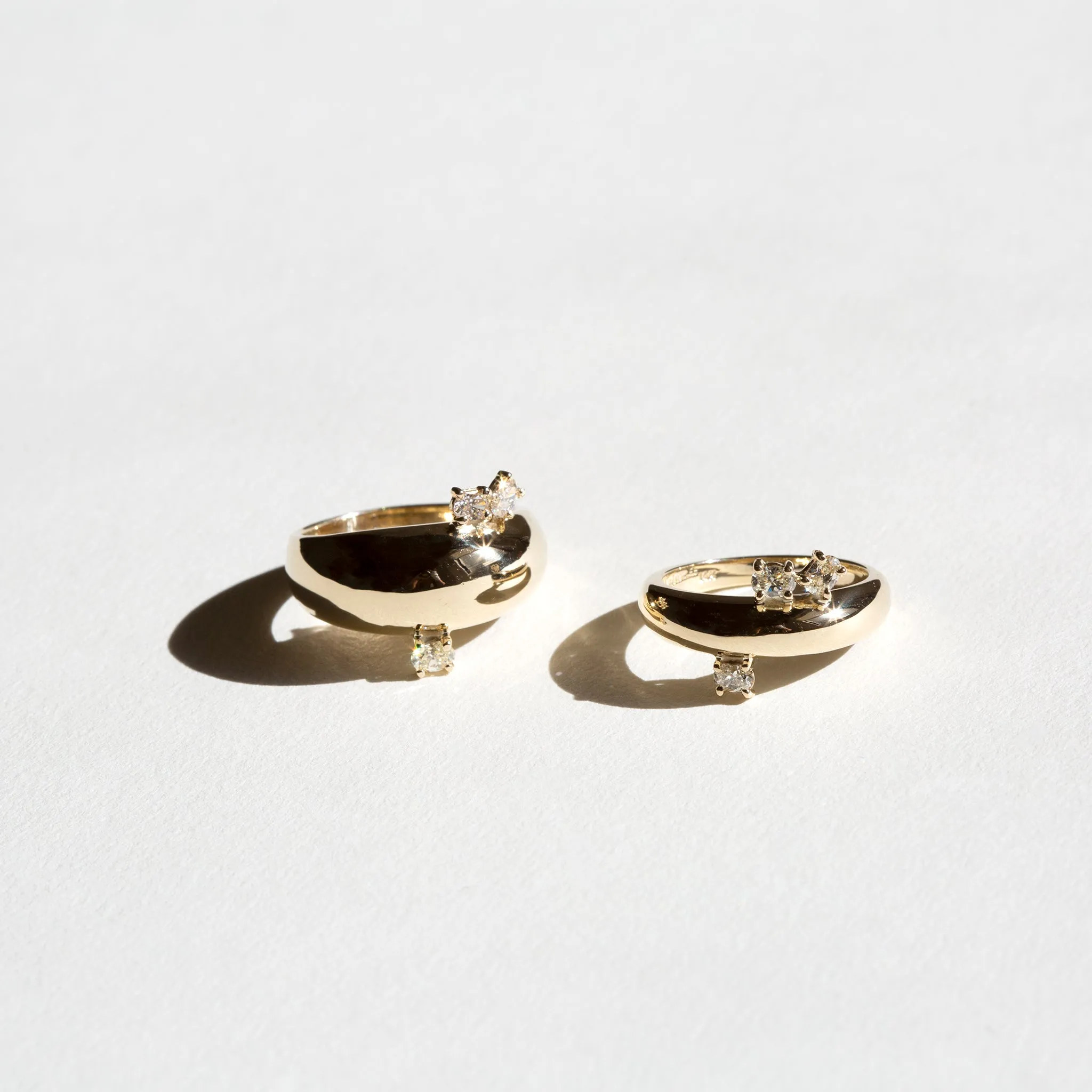 Demi Globe Plus 3 Ovals Ring