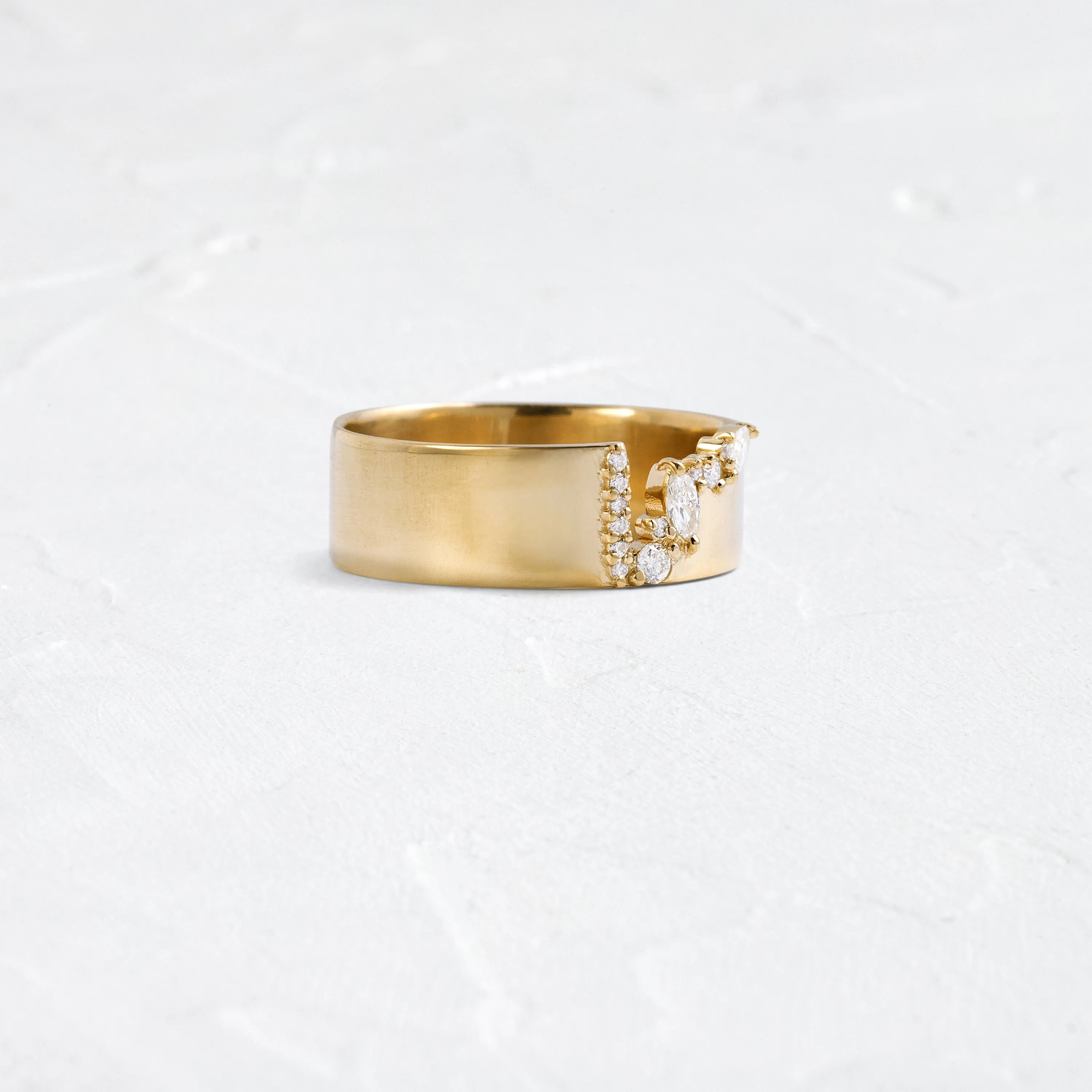 Fractured Cigar Band