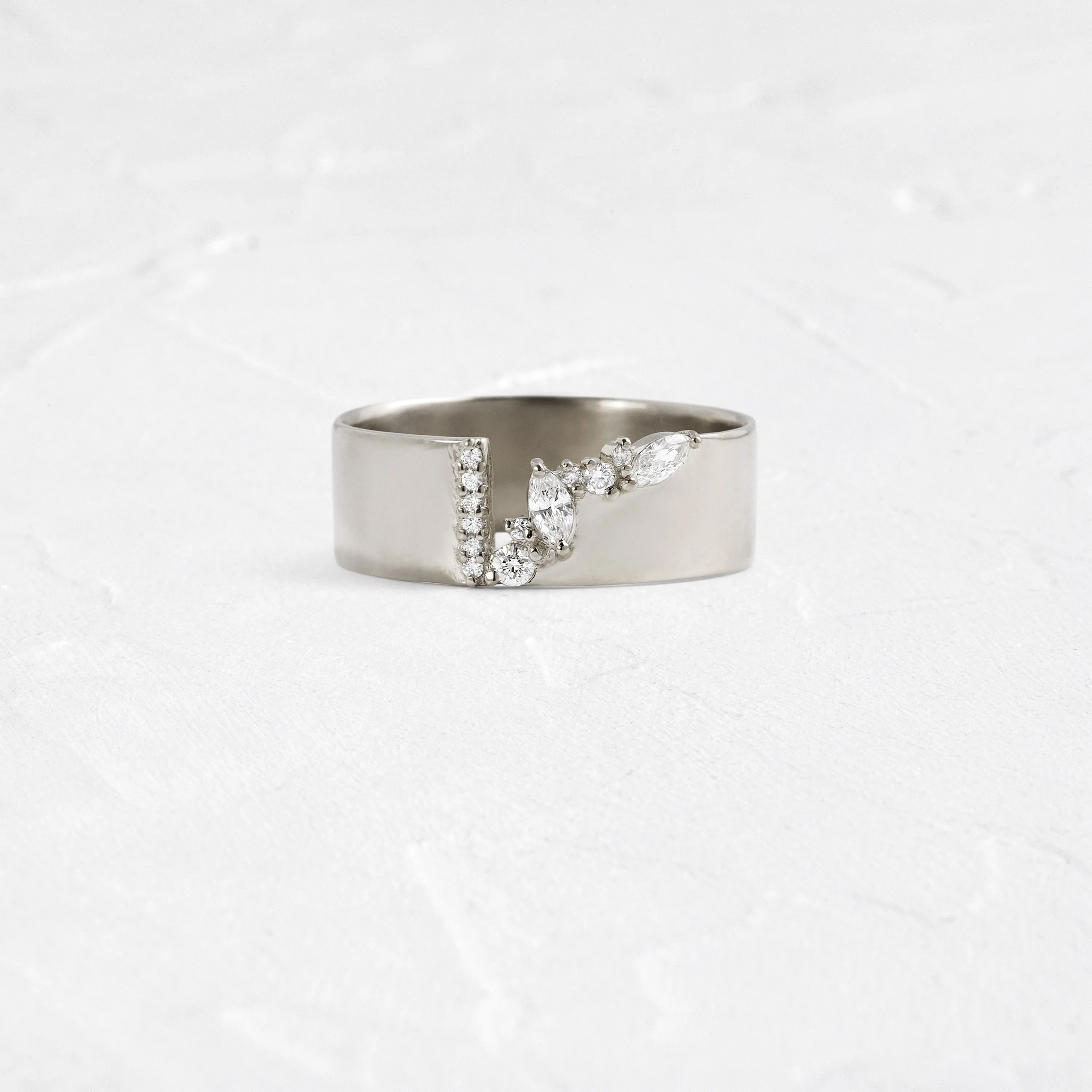 Fractured Cigar Band