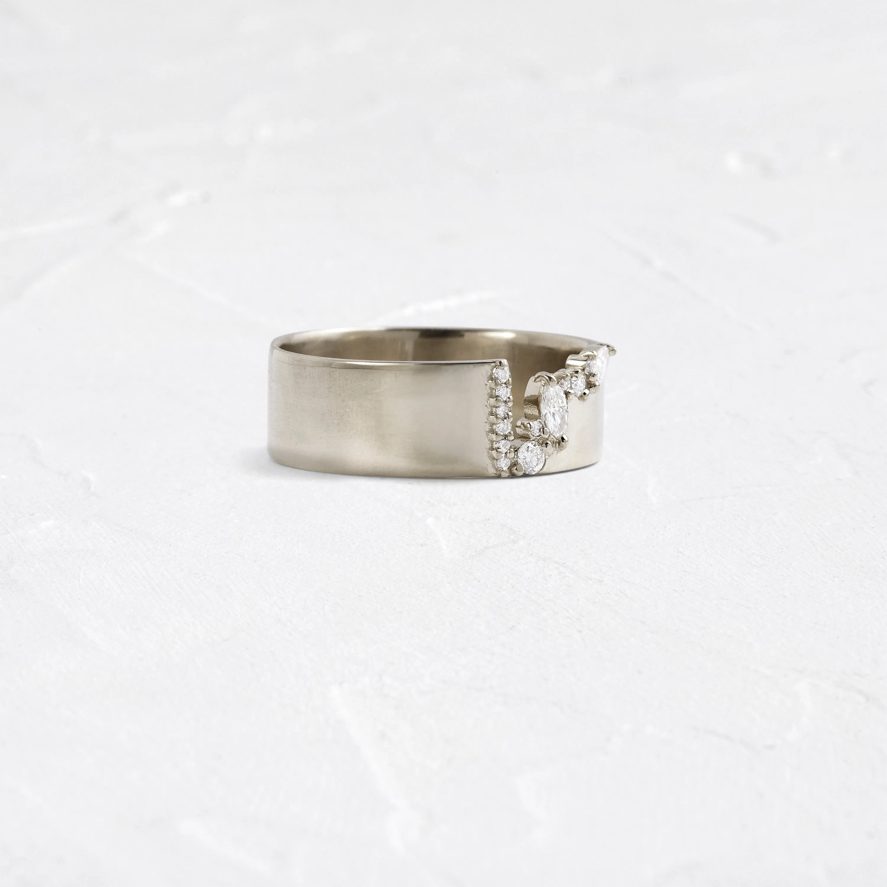 Fractured Cigar Band