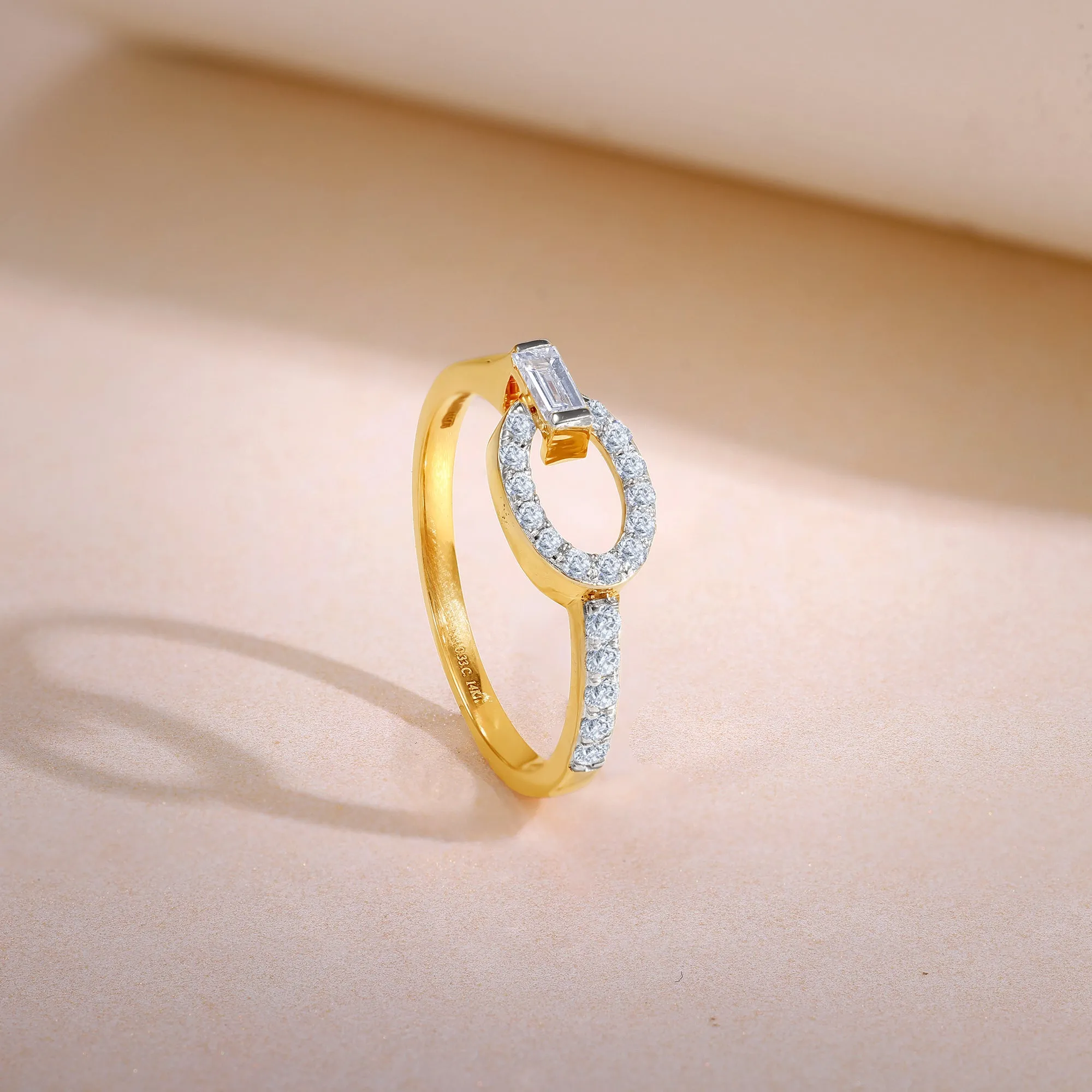 Gold Glamourous Cirque Diamond Ring