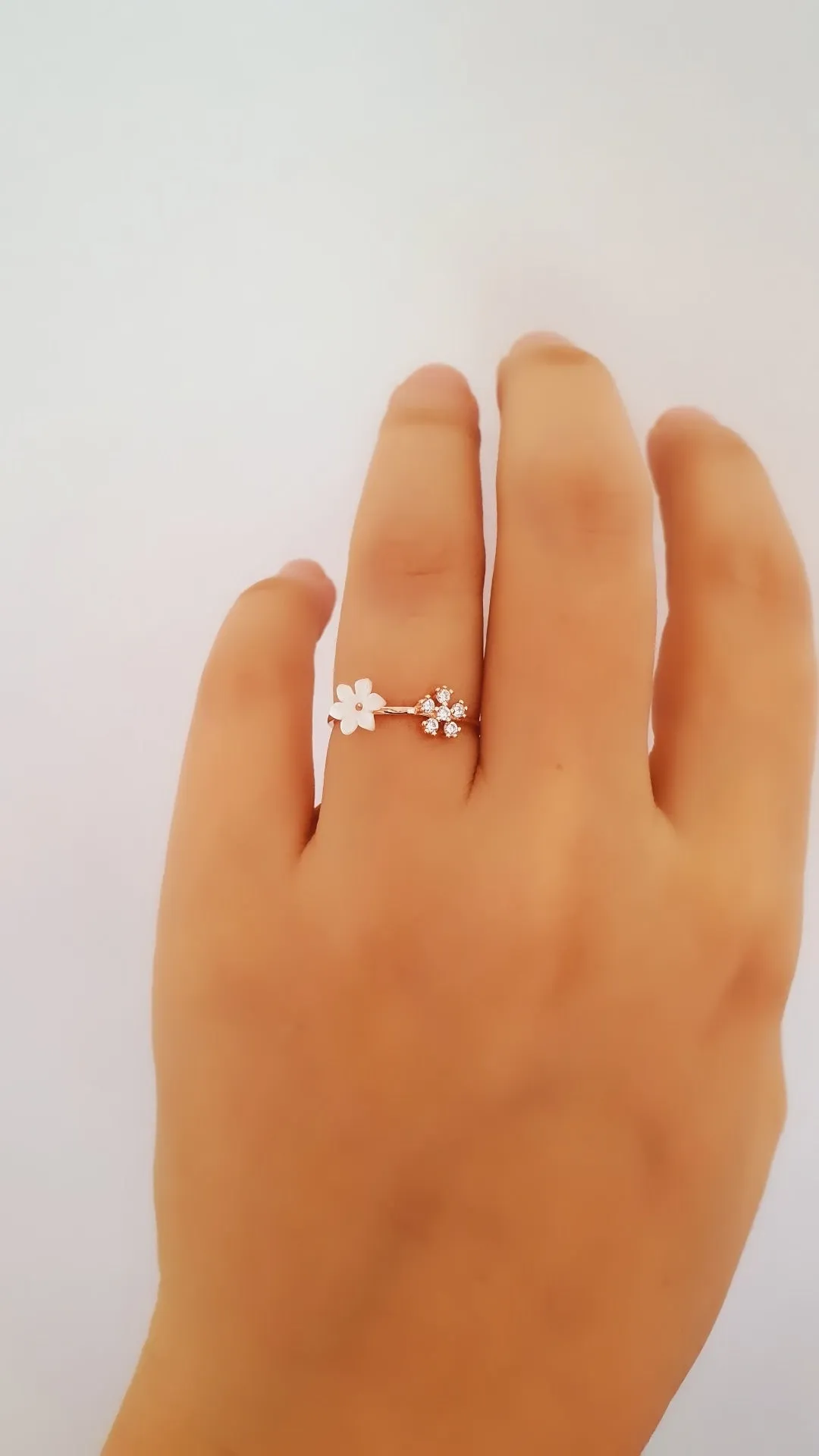 Minimal Two Flowers Ring