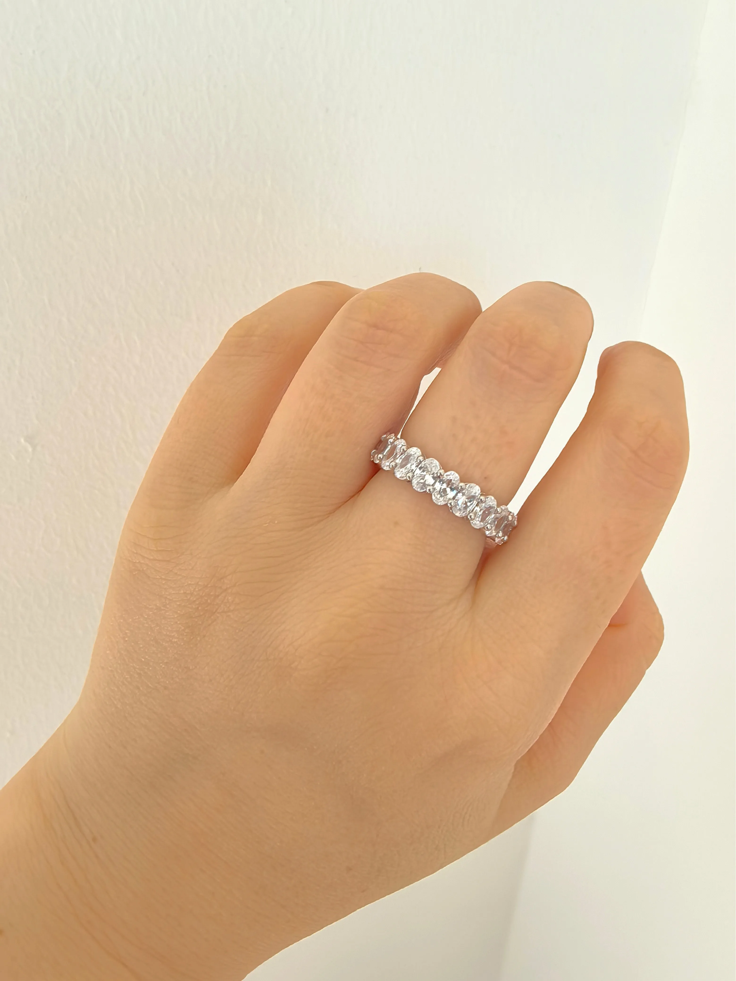 Oval Eternity Ring in 925 Sterling Silver