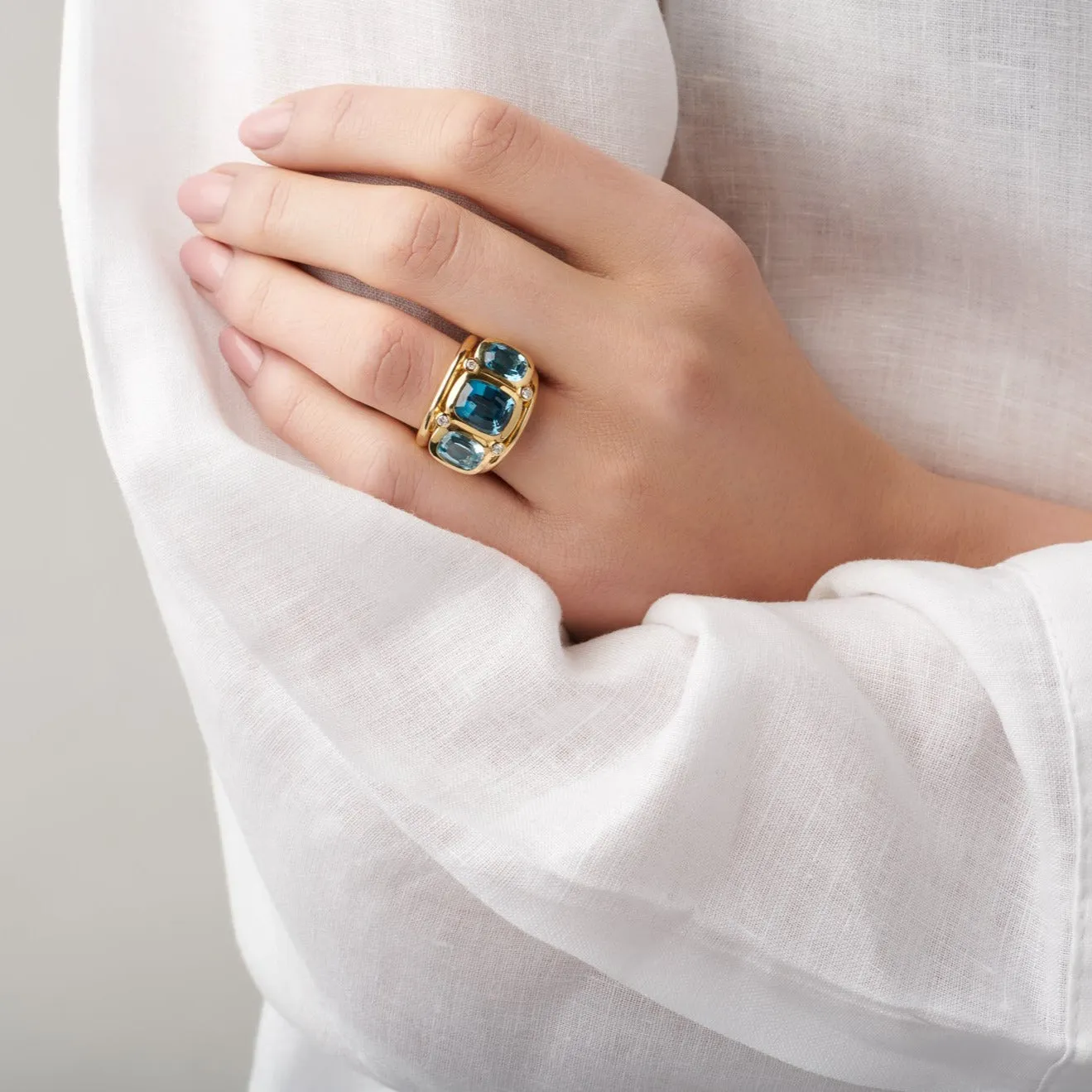 Ozymandias Ring 18ct Yellow Gold - Green Tourmaline, Iolite & Diamond