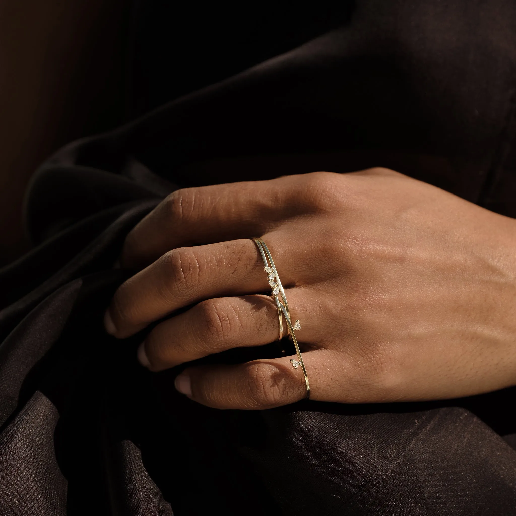 Petite Cluster Linear Double Ring