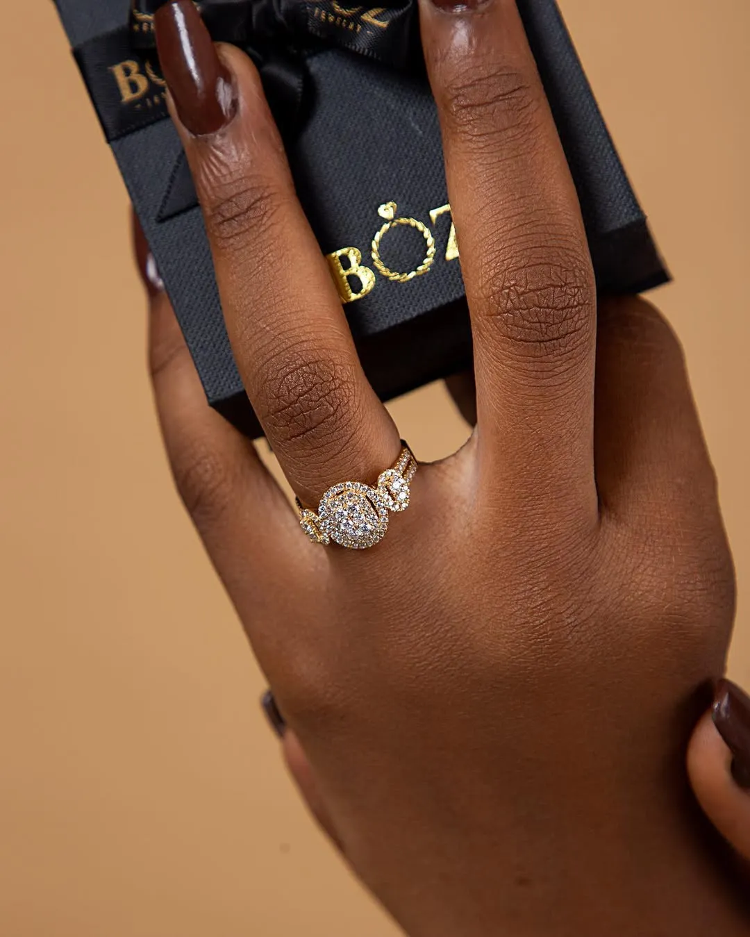 Regina Oval Cut Natural Diamond  Cluster Bride Set in 18K Gold