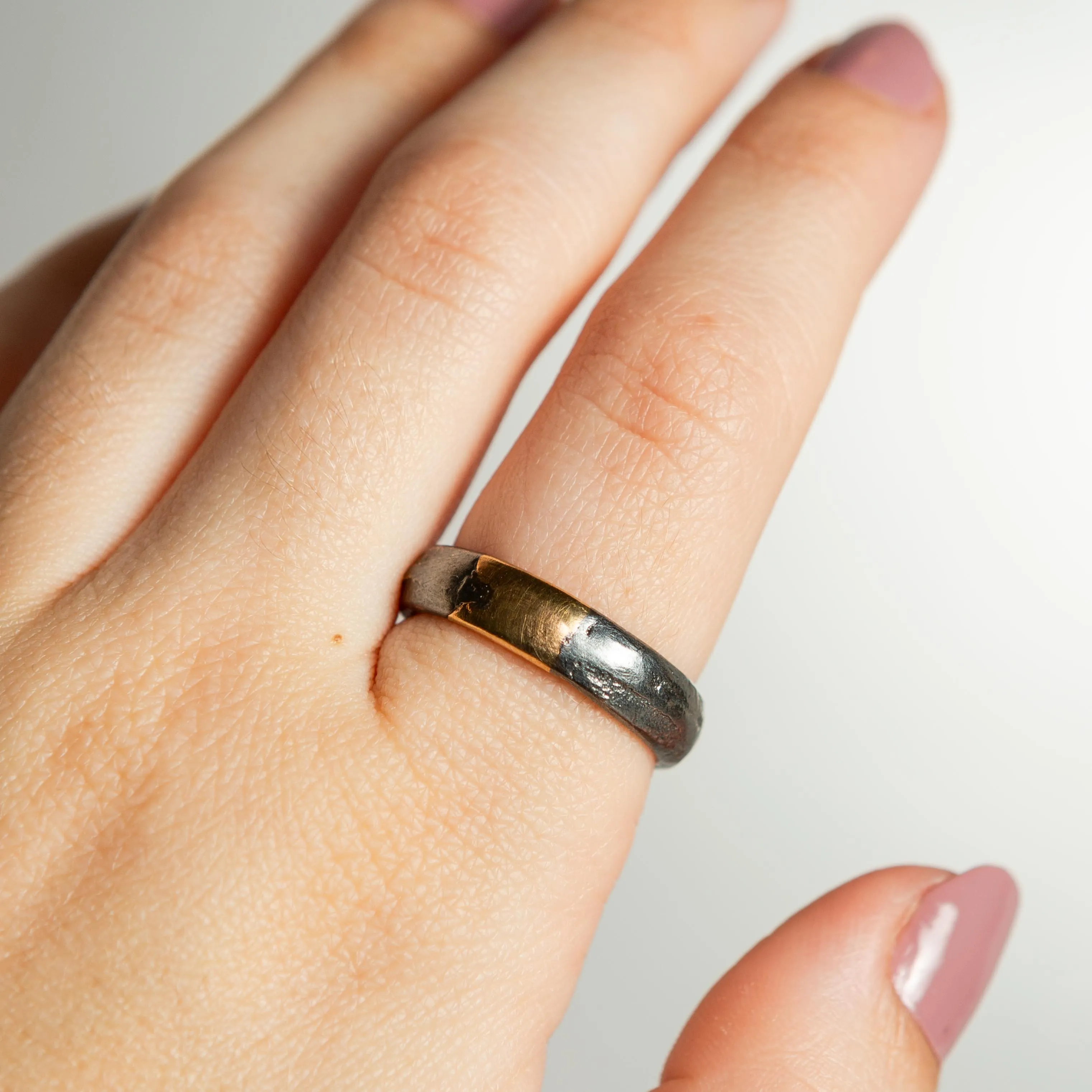 Relic Black & Gold Band