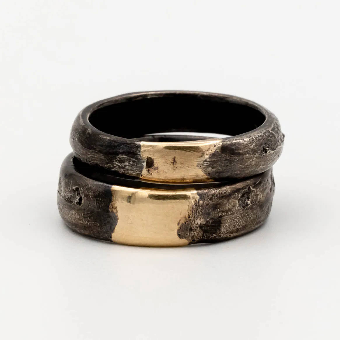 Relic Black & Gold Band