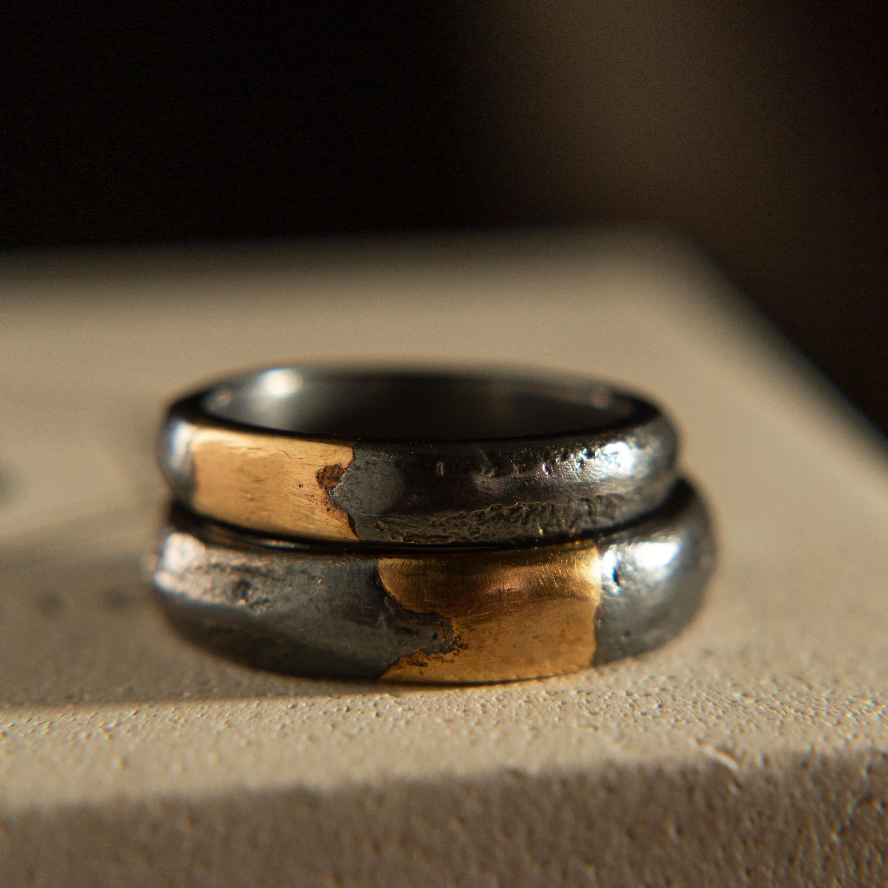 Relic Black & Gold Band