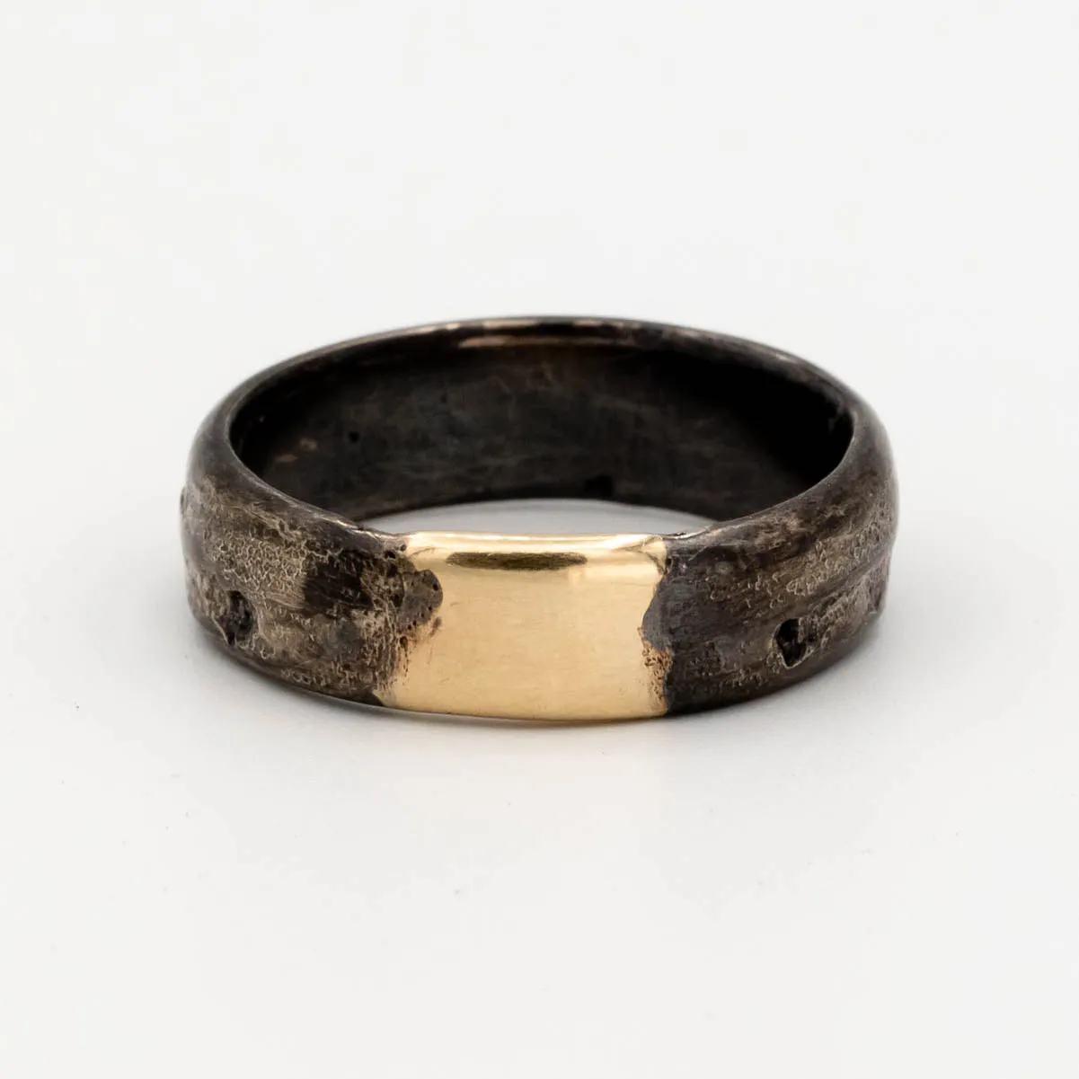 Relic Black & Gold Band