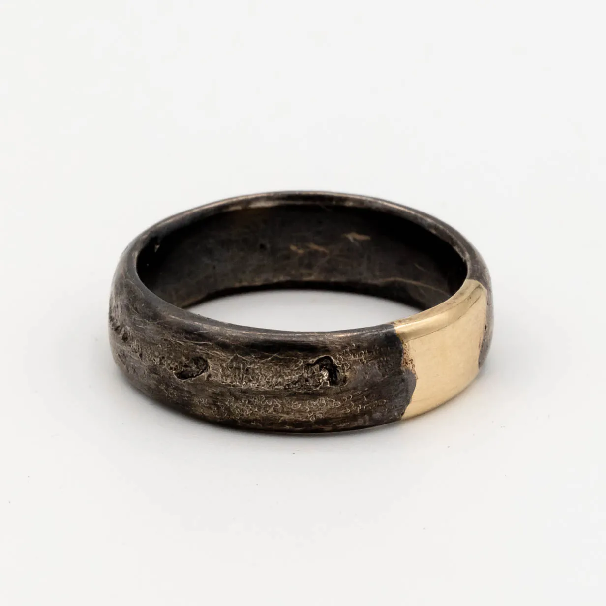 Relic Black & Gold Band