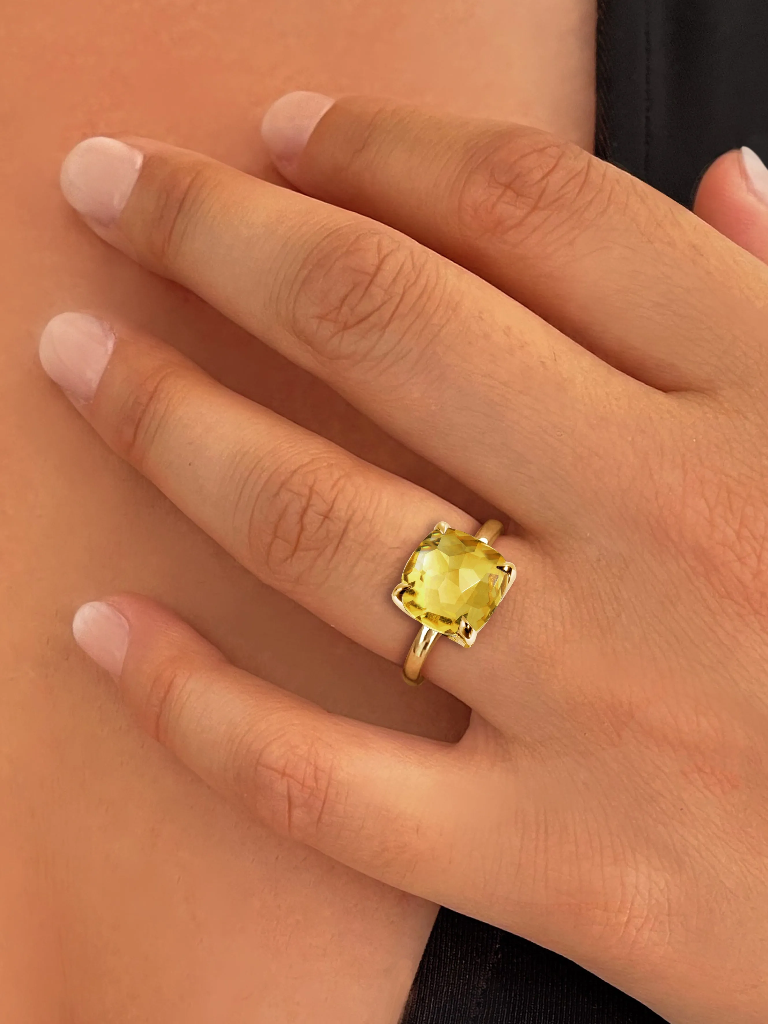 Ring in 925 Silver gilded with 18k yellow gold assembled with Lemon Quartz