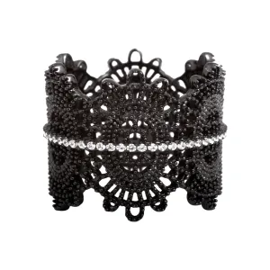 Ring in 925 Silver plated with black Rhodium assembled with zirconium oxide