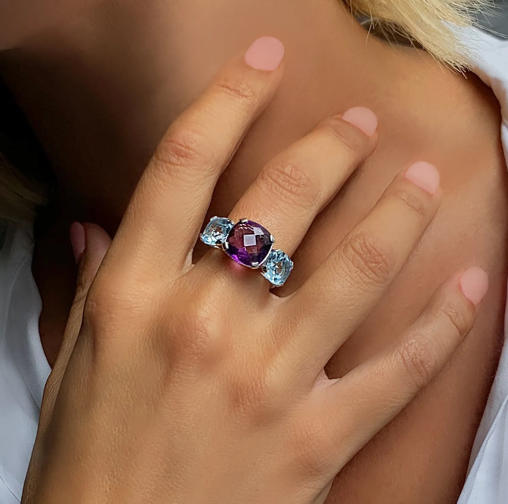Ring in 925 Silver plated with Rhodium and assembled with Amethyst and Blue Topaz