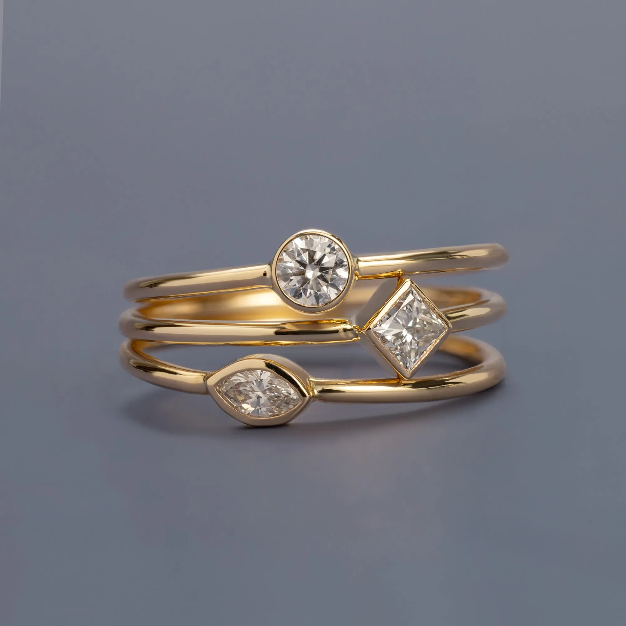 Round Diamond Stacking Ring | Yellow Gold