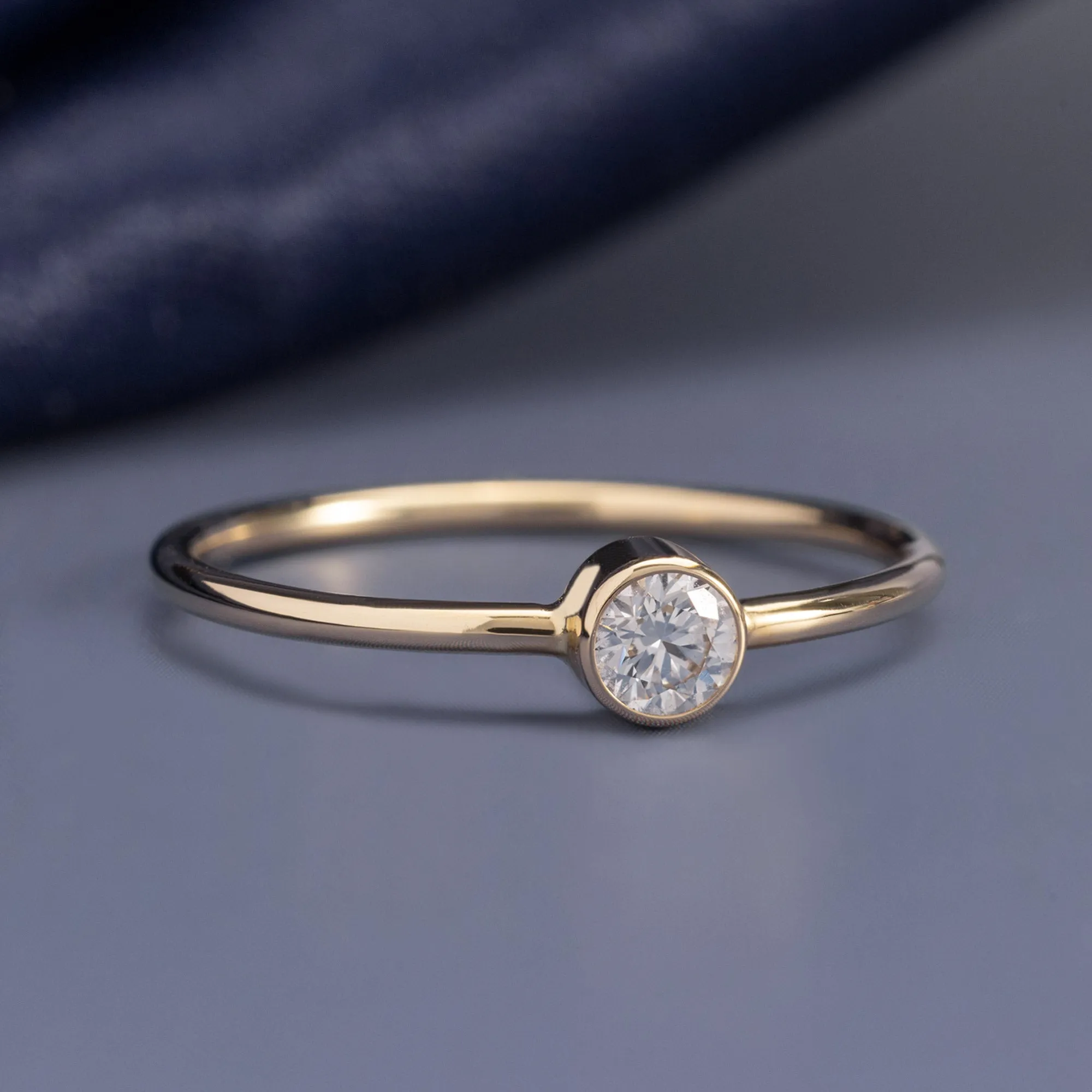 Round Diamond Stacking Ring | Yellow Gold