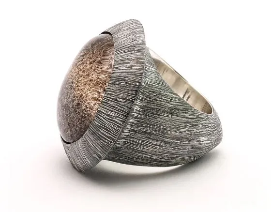 Round Iris Ring