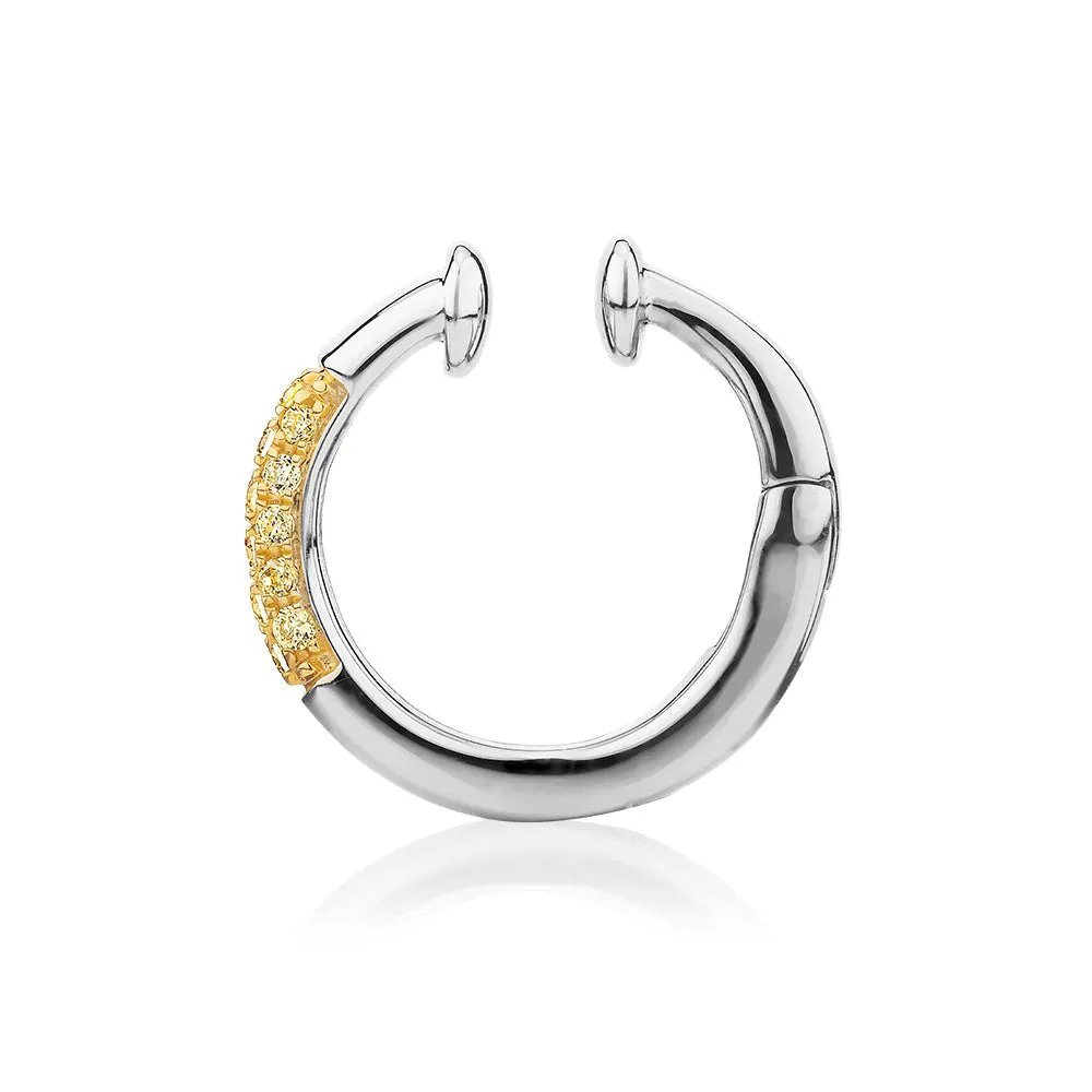 Single earring cuff with diamond simulants in 10 carat white gold and sterling silver