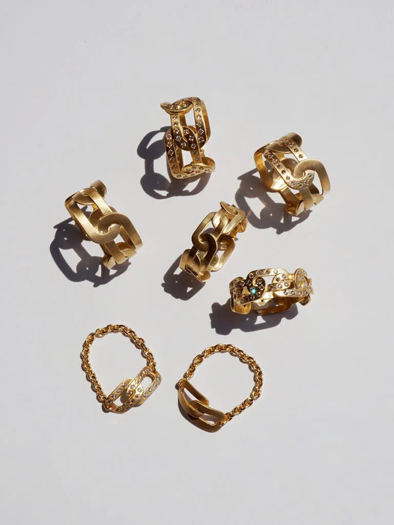 Talkative White Diamond Yellow Gold Handmade Chain Ring