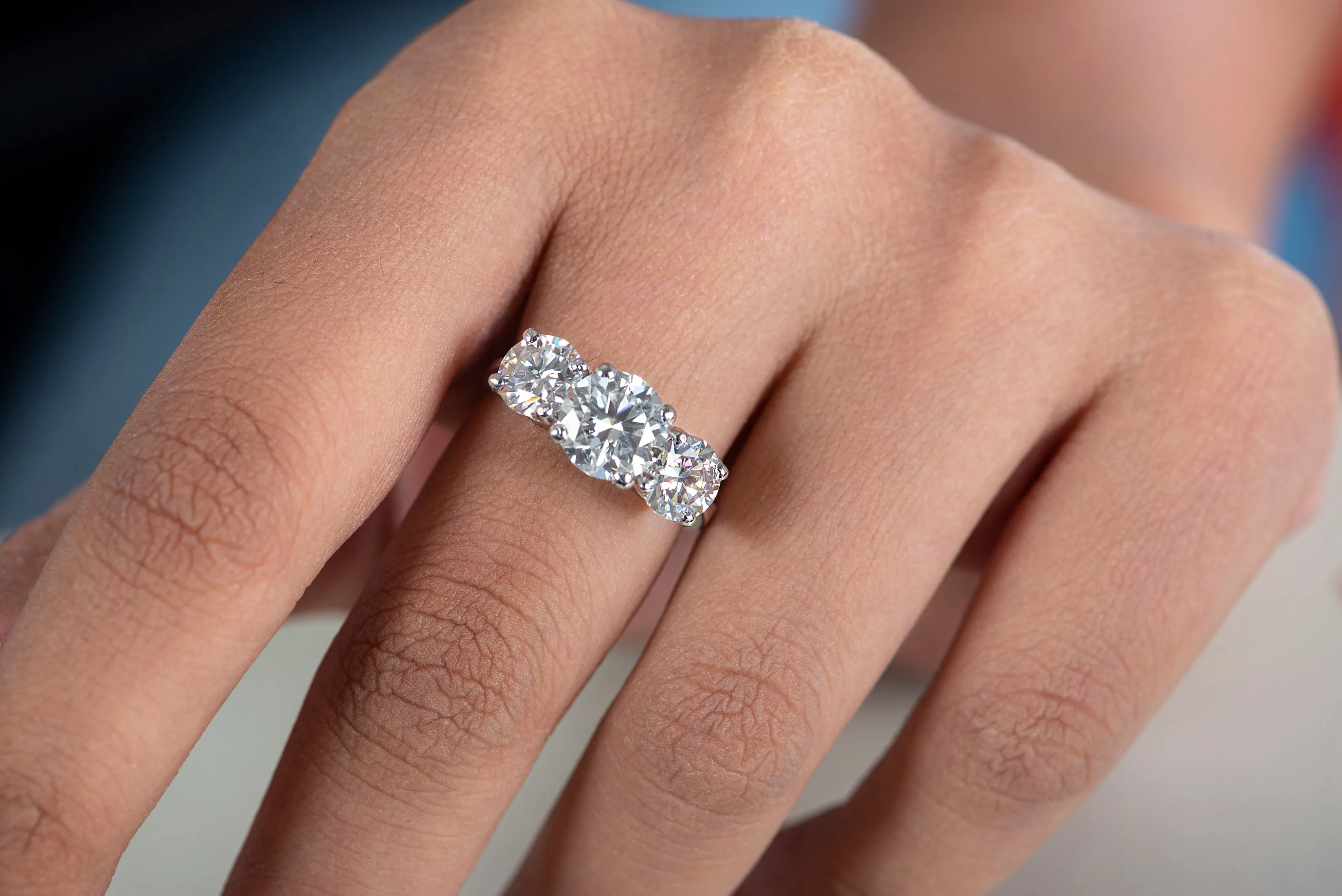 THE SOPHISTICATED STONES OF MOISSANITE RING