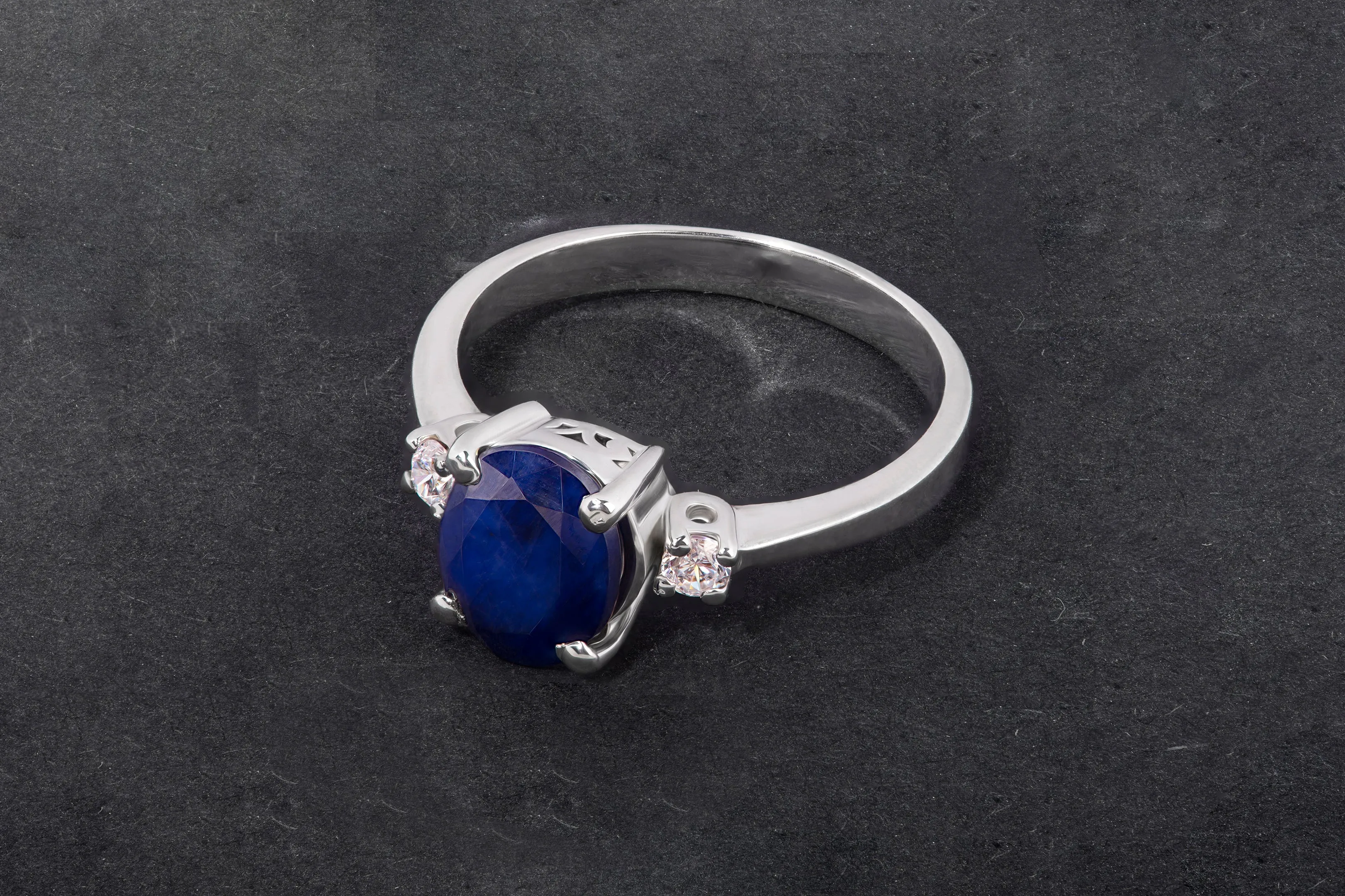 THE WISDOM STONE OF SAPPHIRE RING ()
