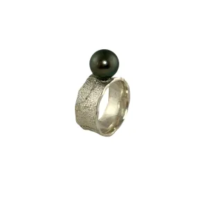 Tidal Band with Tahitian Pearl