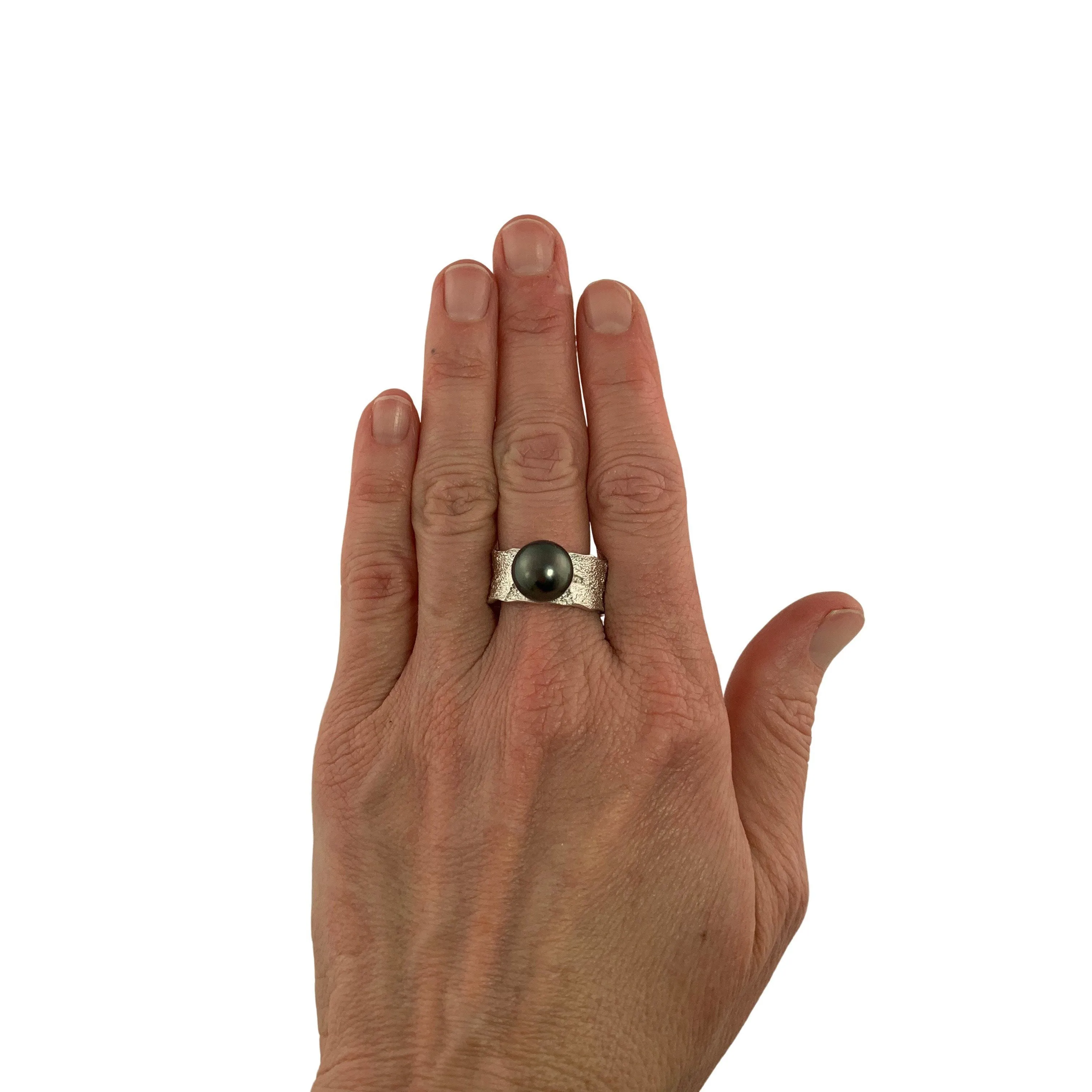 Tidal Band with Tahitian Pearl