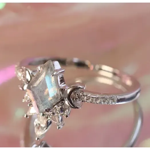 Veronica Ice Ring